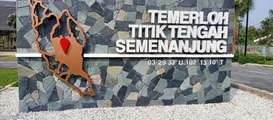 TITIK TENGAH SEMENANJUNG TITIK TENGAH SEMENANJUNG